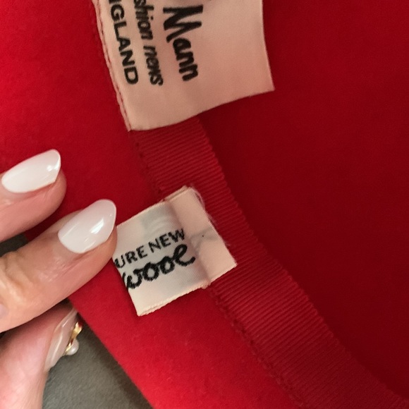 Vintage Red Felt Hat with Black Feather - Picture 6 of 8